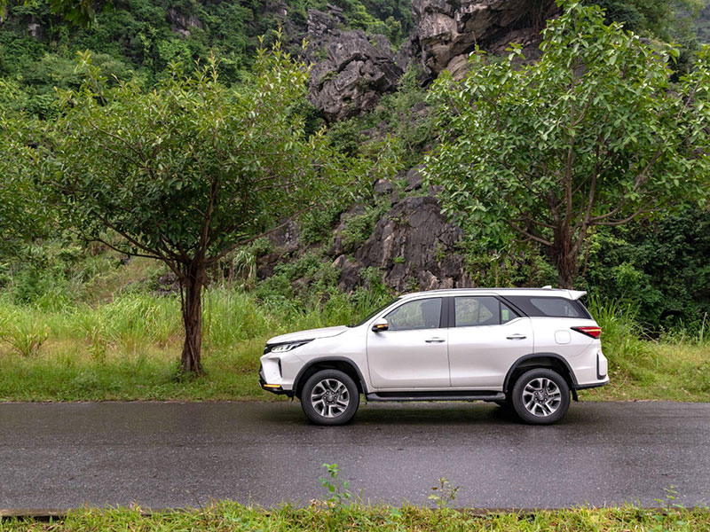 outdoor-toyota-fortuner-2023-2024-toyota-thai-hoa-tu-liem-5.jpg