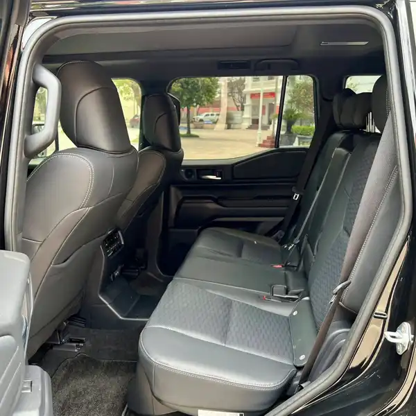 toyota-prado-2025-1.webp